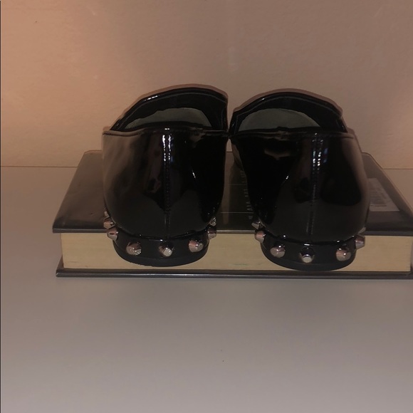 Marc Fisher - Picture 7 of 7